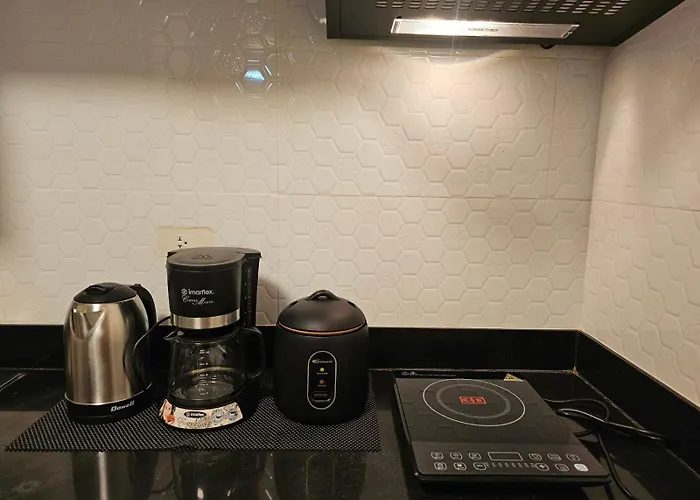 Affordable With Wifi In Mckinley Bgc Apartahotel 4*