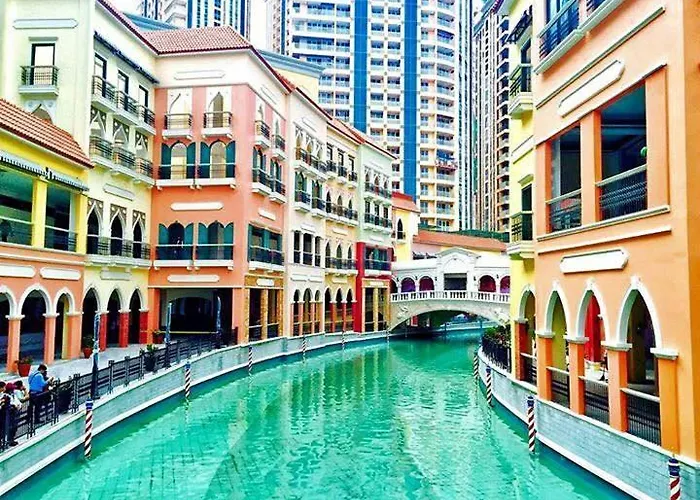 Affordable With Wifi In Mckinley Bgc Apartahotel 4*