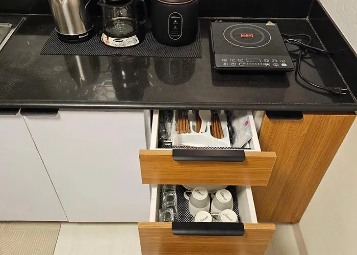 Affordable With Wifi In Mckinley Bgc 4* Manila