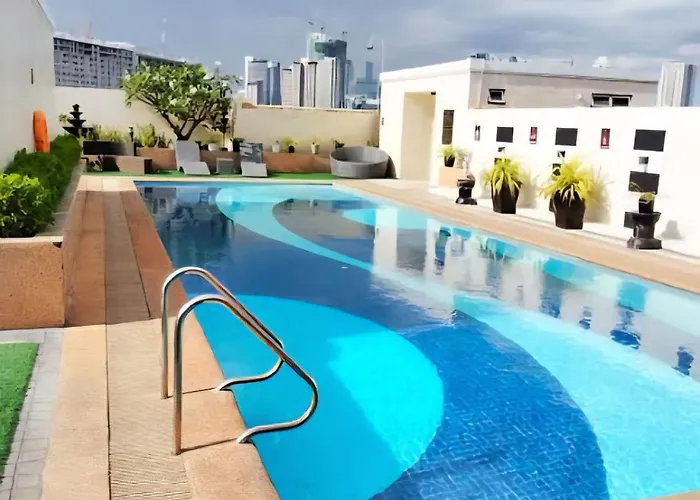 Affordable With Wifi In Mckinley Bgc 4*