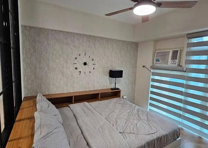 Affordable With Wifi In Mckinley Bgc Apartahotel 4*